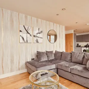  Apartment Dock Apt, Free Secure Parking! 2 Bed United Kingdom